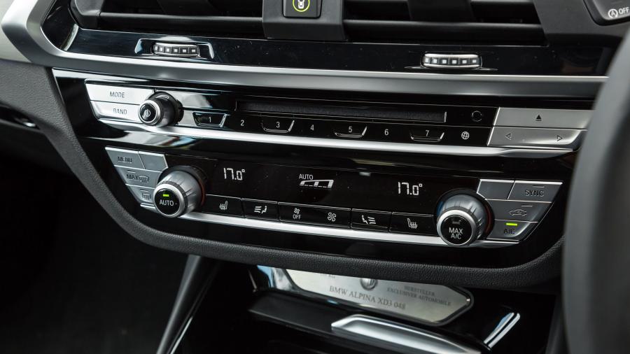 Детали интерьера Alpina XD3 Allrad (G01) 2019 года  (AU) (фото 11 из 18)
